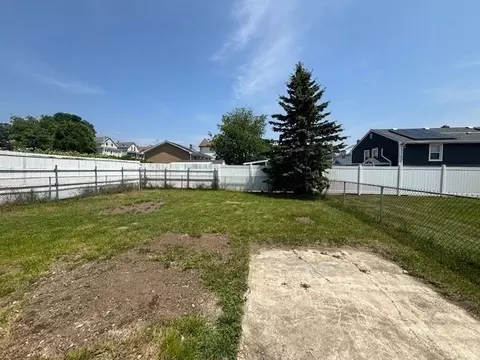 Exterior - 404 Brayton Ave, Fall River, MA 02721 photo 4 of 4