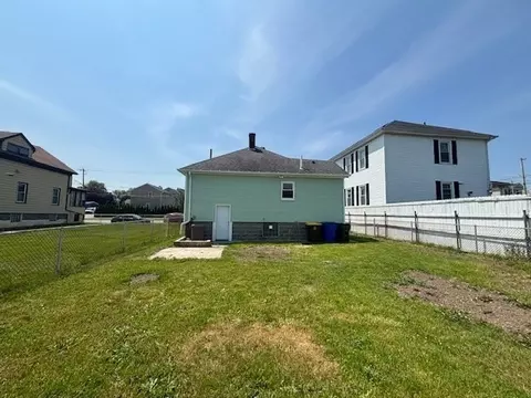 Exterior - 404 Brayton Ave, Fall River, MA 02721 photo 3 of 4