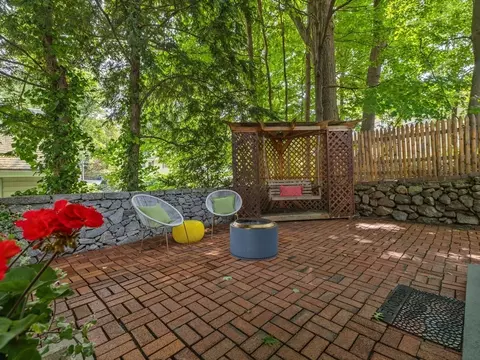 Exterior - 1 Bow St, Wellesley, MA 02481 photo 2 of 3