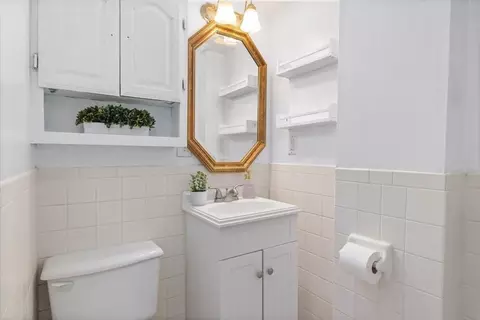 Bath - 1 Nelson St #C, Upton, MA 01568 photo 1 of 2
