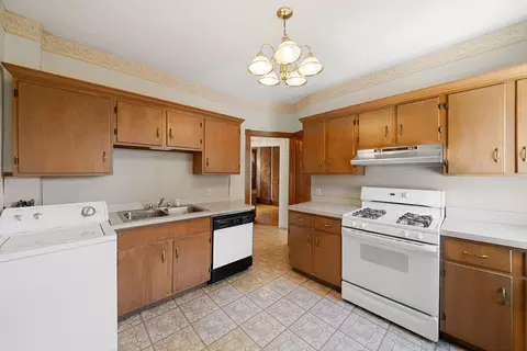 562 Broadway, Everett, MA 02149 photo 29