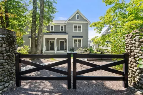 10 Fieldstone Way #10, Wellesley, MA 02482
