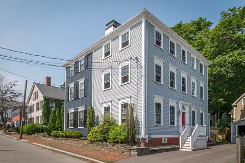 2 Court St #3, Newburyport, MA 01950