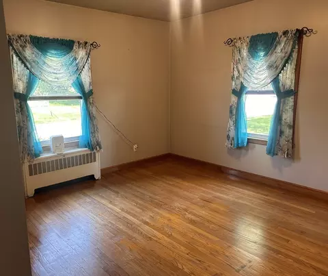 Living - 18 Greystone Ave, Webster, MA 01570 photo 2 of 3
