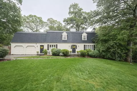 10 Victoria Cir, Norwood, MA 02062