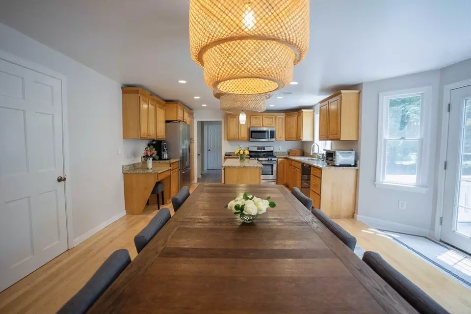  575 East St, Mansfield, MA 02048 photo 4