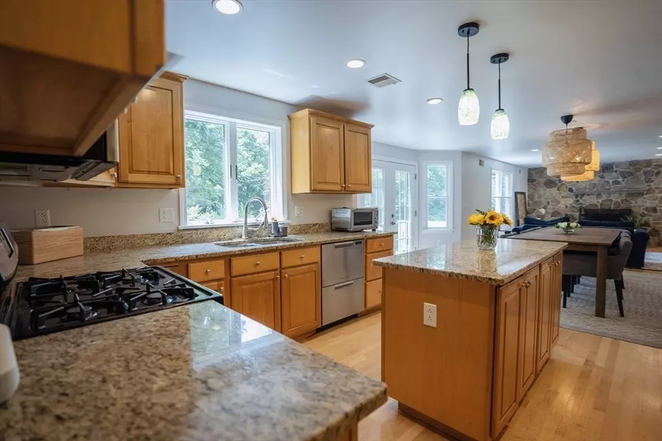  575 East St, Mansfield, MA 02048 photo 7