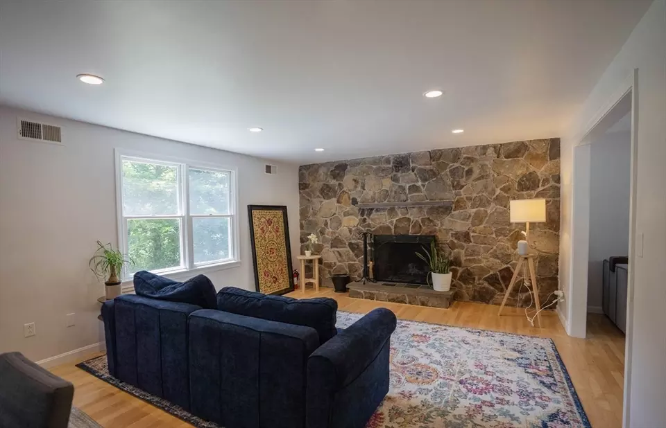  575 East St, Mansfield, MA 02048 photo 8
