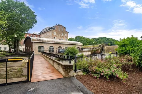 7 S Stone Mill Dr #514, Dedham, MA 02026