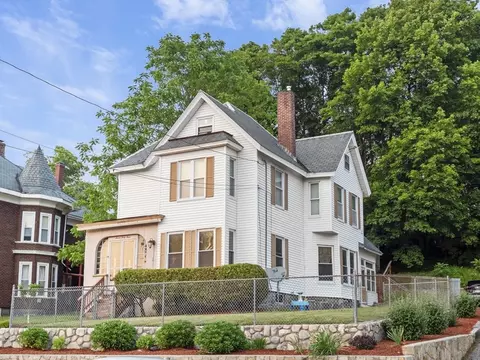 743 Bridge St, Lowell, MA 01850