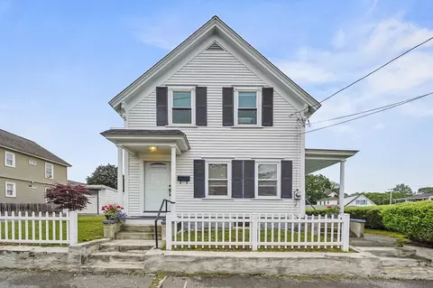 23 Starbird St, Lowell, MA 01854
