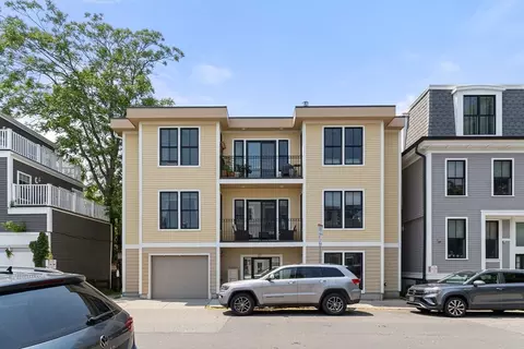 37 P St #2, Boston, MA 02127