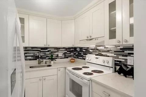 215 Winter St #5R, Weymouth, MA 02188