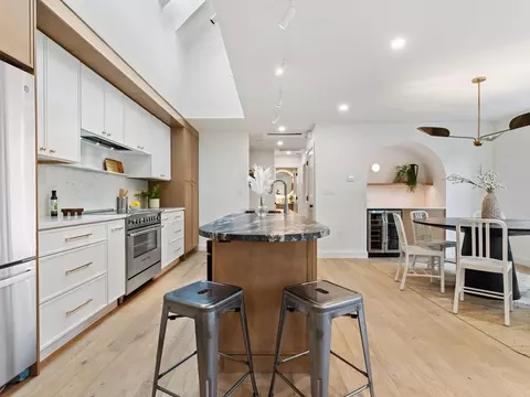 20 Putnam St #2, Somerville, MA 02143