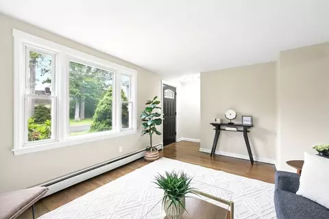 147 Quaker St, Springfield, MA 01118 photo 9