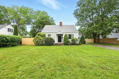 147 Quaker St, Springfield, MA 01118