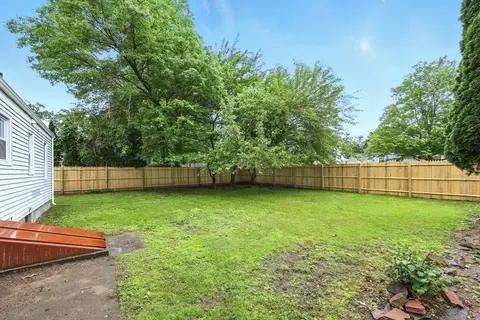 147 Quaker St, Springfield, MA 01118 photo 24