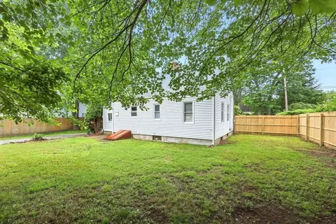 147 Quaker St, Springfield, MA 01118 photo 26