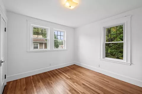 Bedroom - 33 Intervale Ave, Saugus, MA 01906 photo 4 of 5