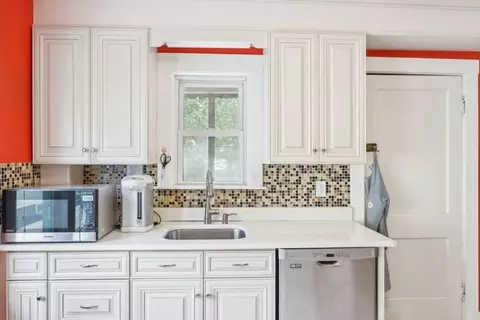 127 Sumner Rd #1, Brookline, MA 02445 photo 11