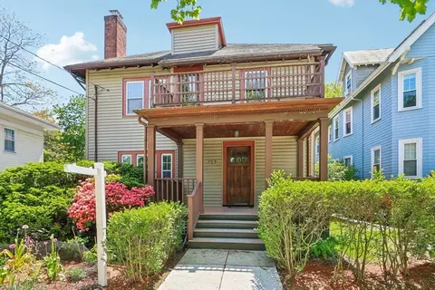 127 Sumner Rd #1, Brookline, MA 02445