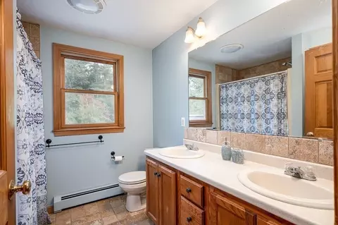 Bath - 10 Tobin Dr, Dudley, MA 01571 photo 2 of 4