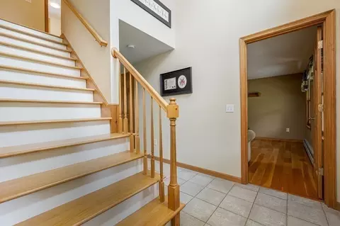 Entry Way - 10 Tobin Dr, Dudley, MA 01571 photo 2 of 2