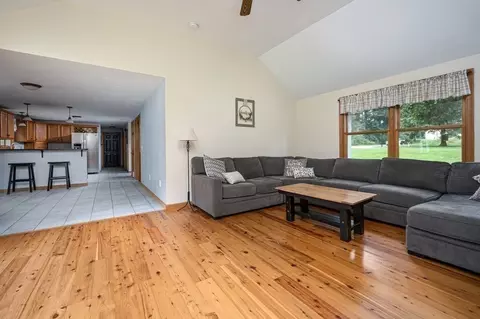 Living - 10 Tobin Dr, Dudley, MA 01571 photo 2 of 4