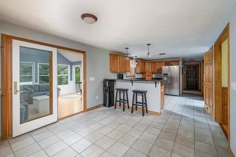 Entry Way - 10 Tobin Dr, Dudley, MA 01571 photo 1 of 2