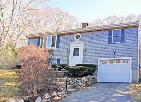 103 Moco Rd, Barnstable, MA 02668