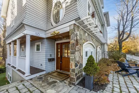 10 Risley Rd, Marblehead, MA 01945