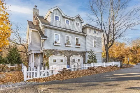 10 Risley Rd, Marblehead, MA 01945 photo 2