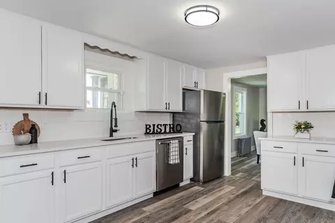 7 2nd Ave, Ware, MA 01082