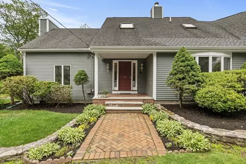 26 Emery Ct, Stoneham, MA 02180