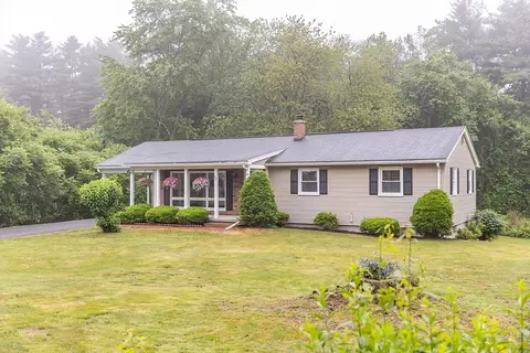 59 Mountain Rd, Holyoke, MA 01040