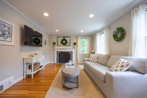 68 Smith Ave, Walpole, MA 02081 photo 5