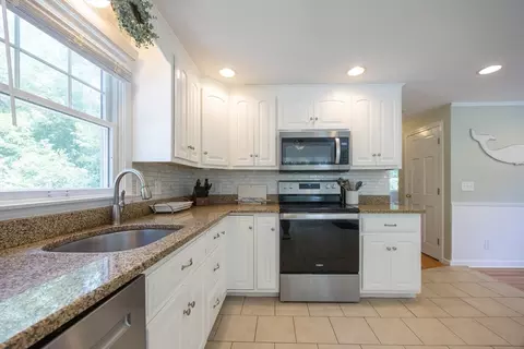 68 Smith Ave, Walpole, MA 02081 photo 14