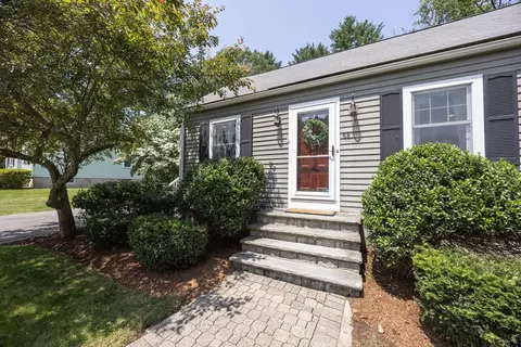 68 Smith Ave, Walpole, MA 02081 photo 2