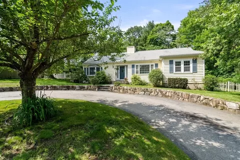61 Conant Rd, Westwood, MA 02090