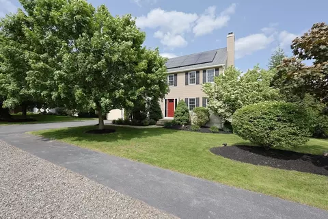 38 Etre Dr, Worcester, MA 01604