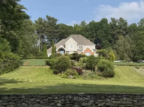 19 Elizabeth Dr, Auburn, MA 01501
