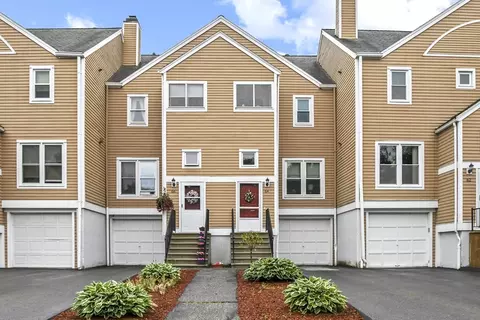 64 Camelot Dr #64, Worcester, MA 01602