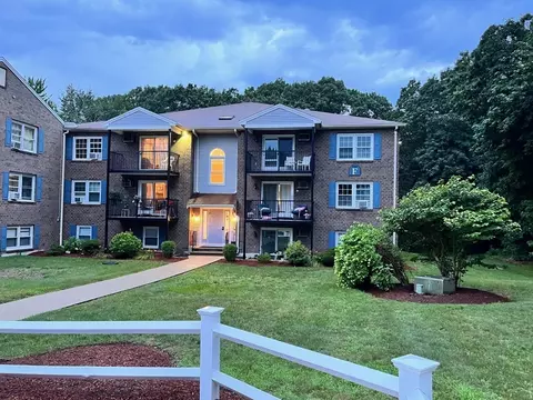610 S Franklin St #F301, Holbrook, MA 02343
