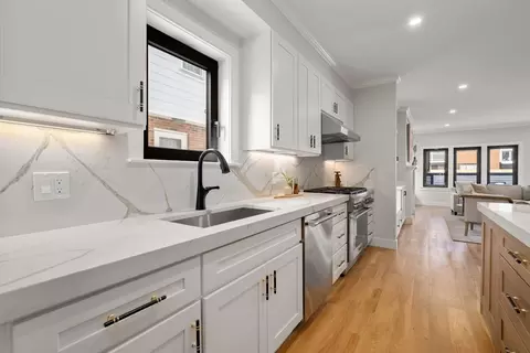 832 E 3rd #A, Boston, MA 02127 photo 4