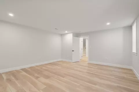 832 E 3rd #A, Boston, MA 02127 photo 33