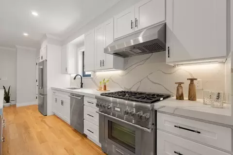 832 E 3rd #A, Boston, MA 02127 photo 5