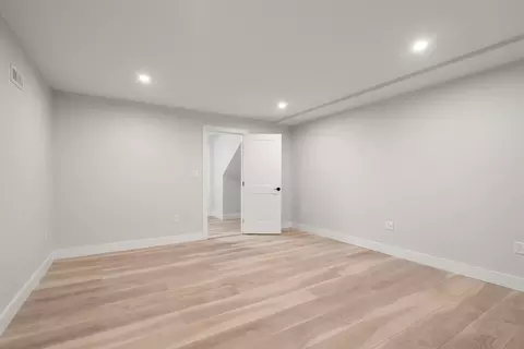832 E 3rd #A, Boston, MA 02127 photo 34