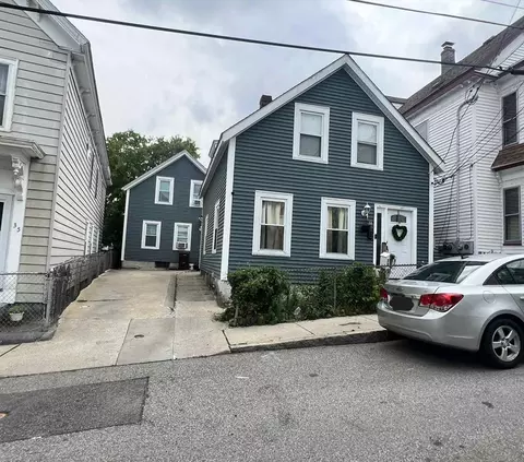 31 Abbott St, Lowell, MA 01852