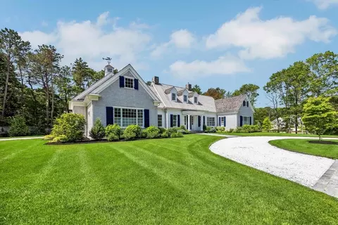 10 Herring Gull Rd, Mashpee, MA 02649