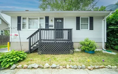 83 Armstrong St, West Springfield, MA 01089